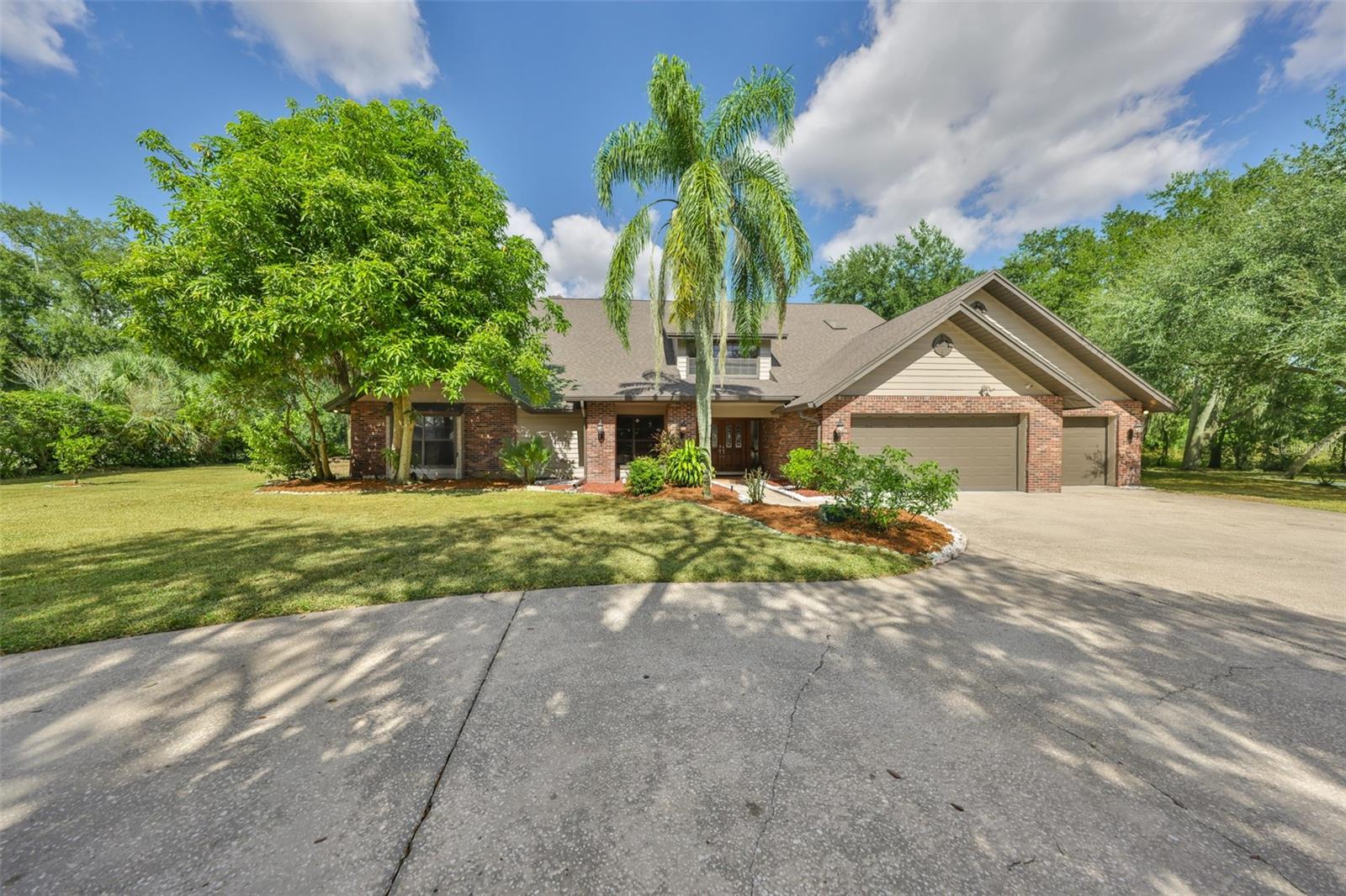 Listing photo id 65 for 1902 Sweet Bay Court