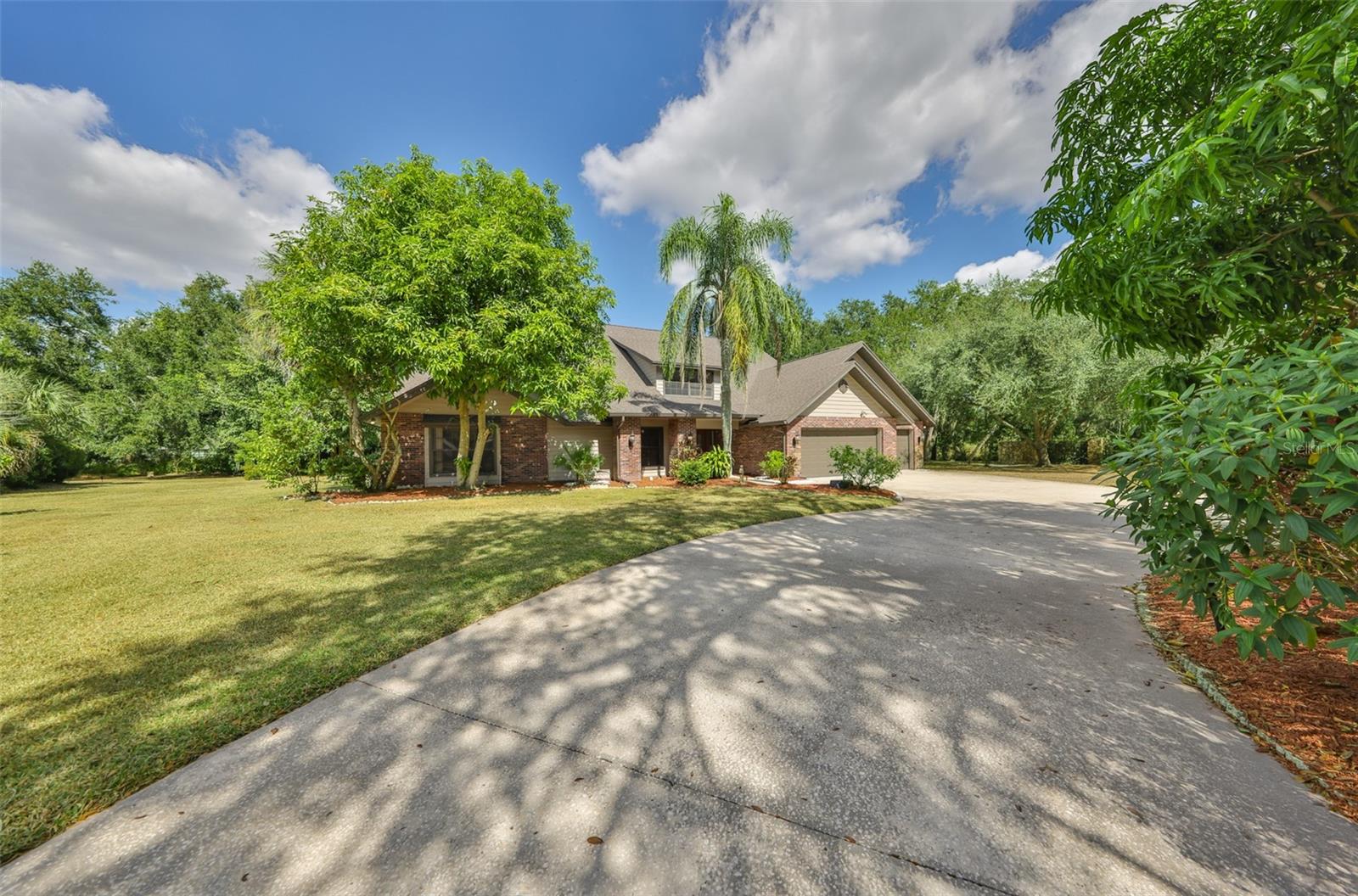 Listing photo id 66 for 1902 Sweet Bay Court