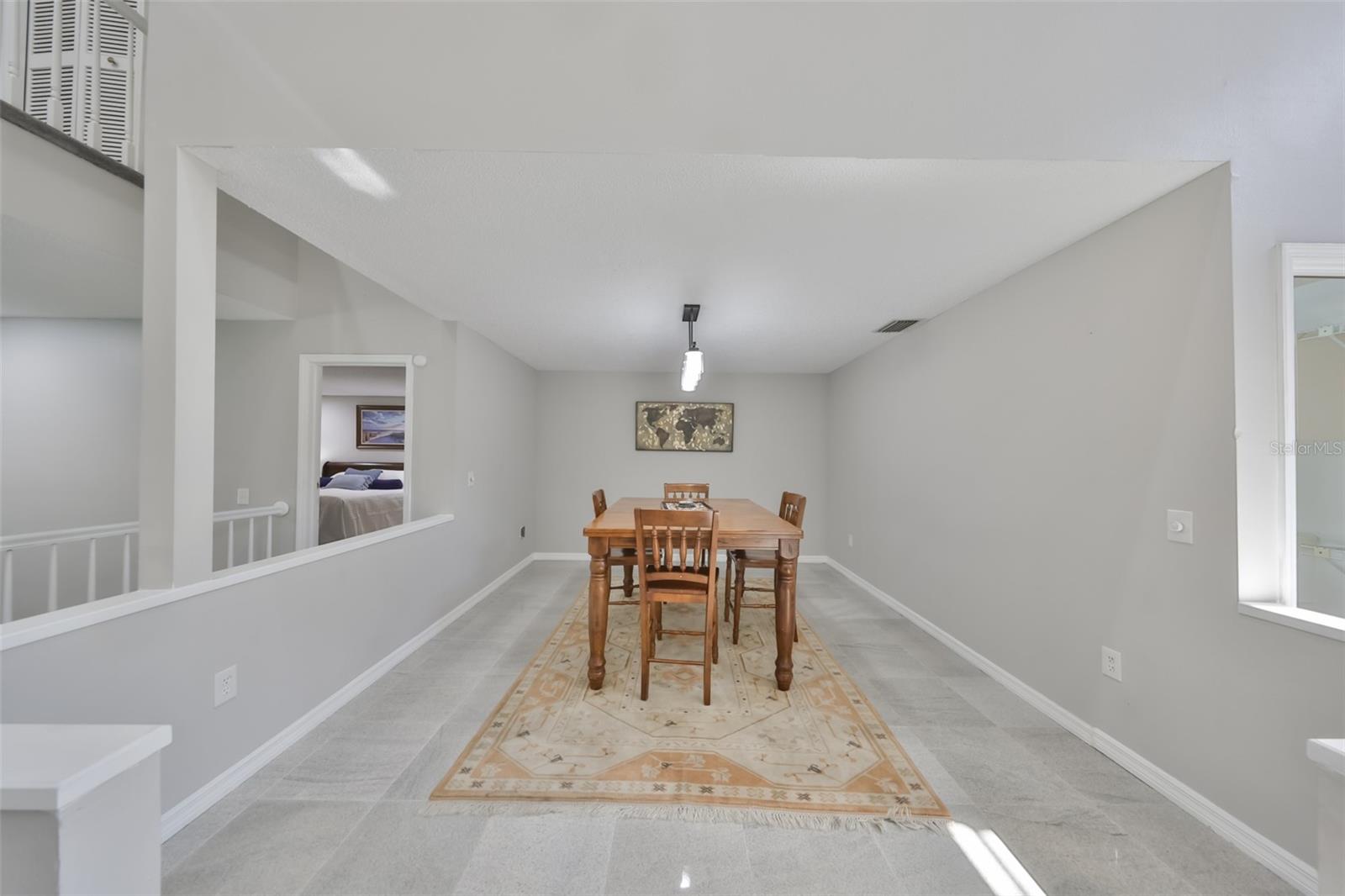 Listing photo id 6 for 1902 Sweet Bay Court