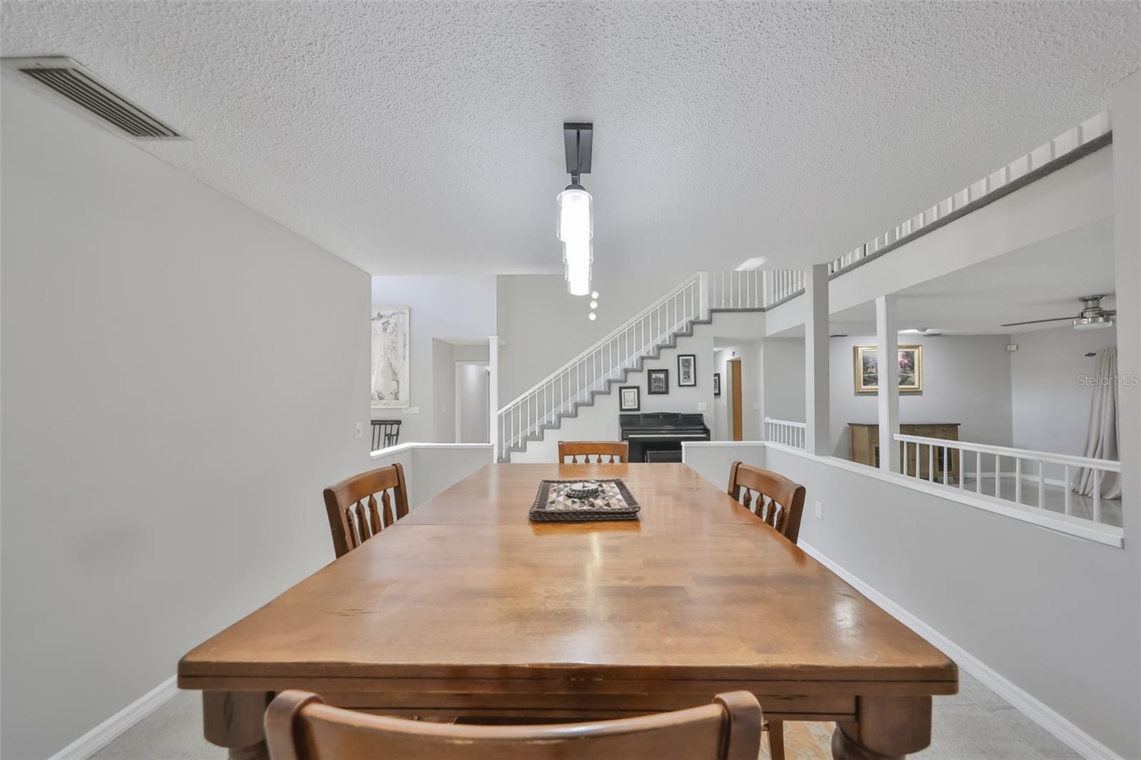 Listing photo id 7 for 1902 Sweet Bay Court