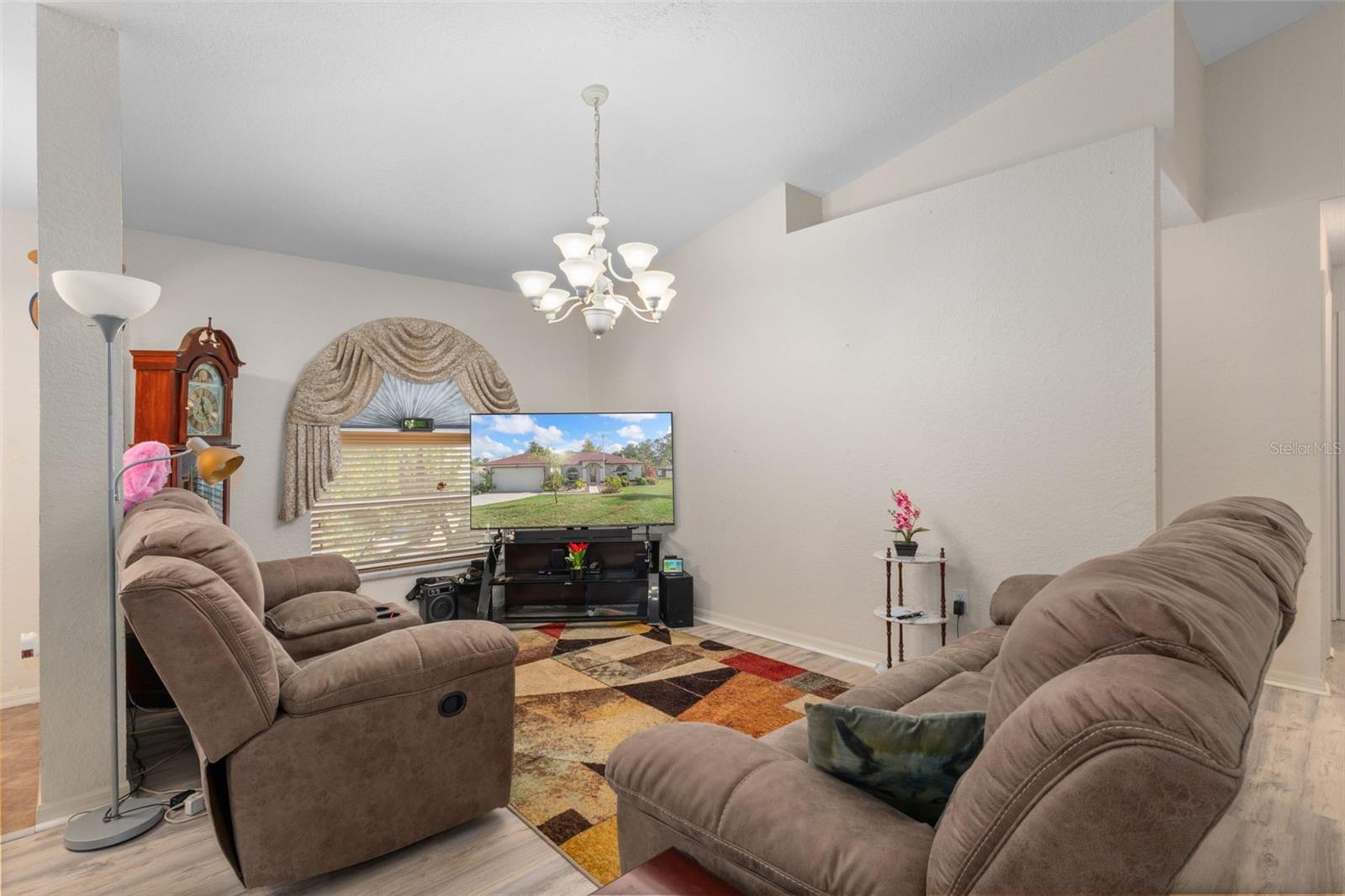 Image 10 of 44 For 2104 Linwood Avenue