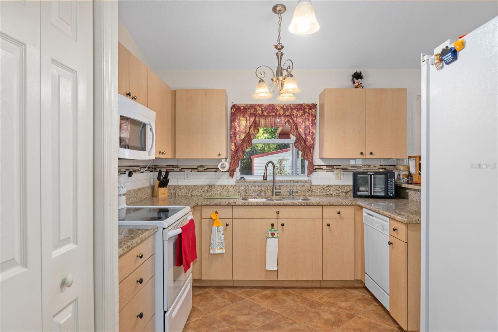 Image 18 of 44 For 2104 Linwood Avenue