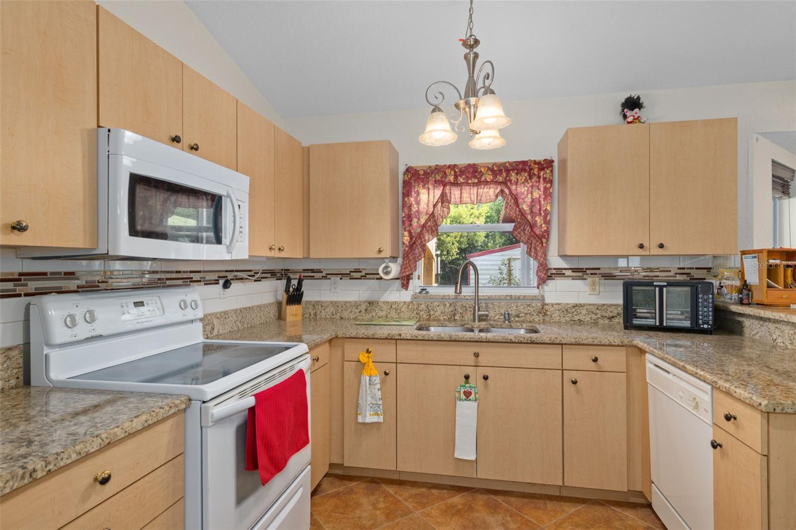 Image 19 of 44 For 2104 Linwood Avenue