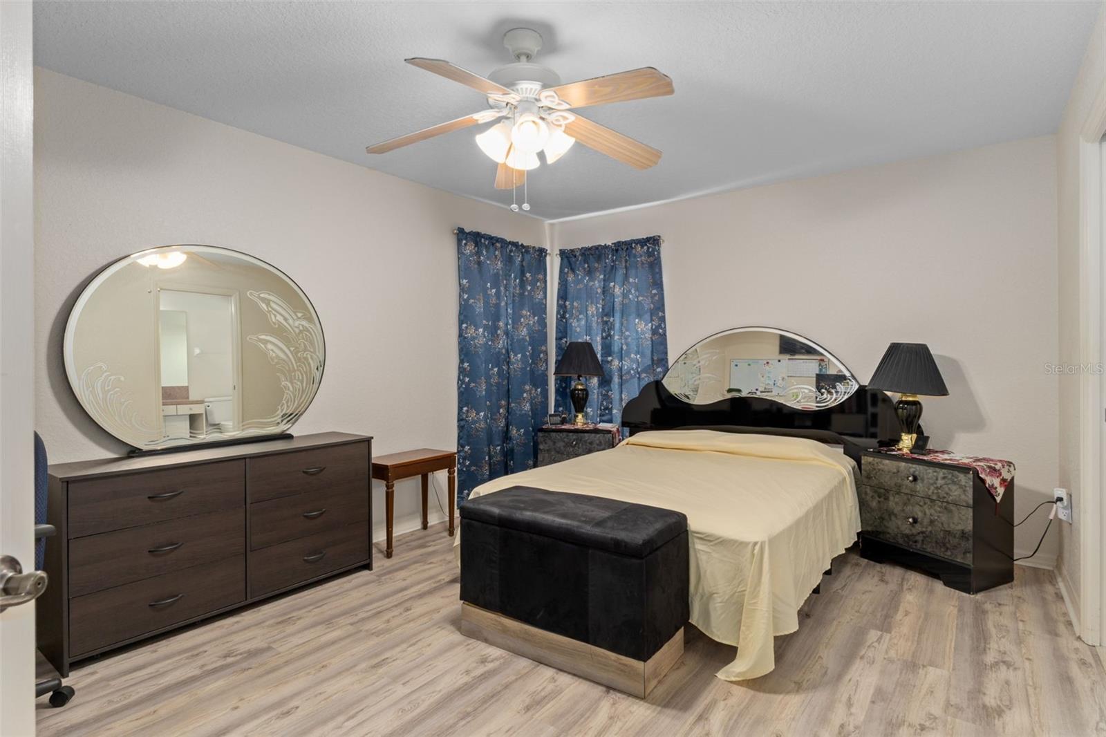 Image 20 of 44 For 2104 Linwood Avenue