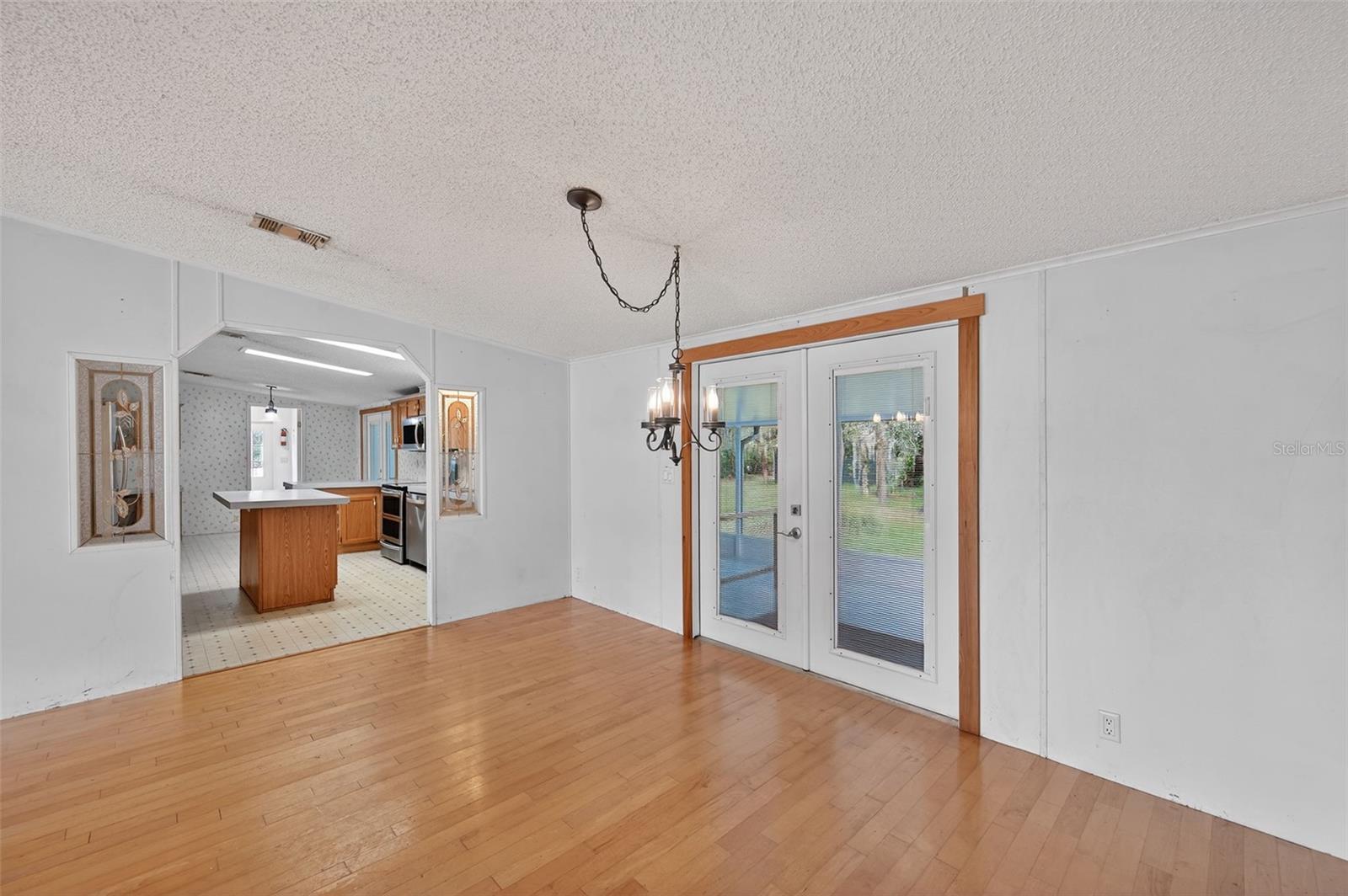 Image 10 of 51 For 14602 Mayer Avenue