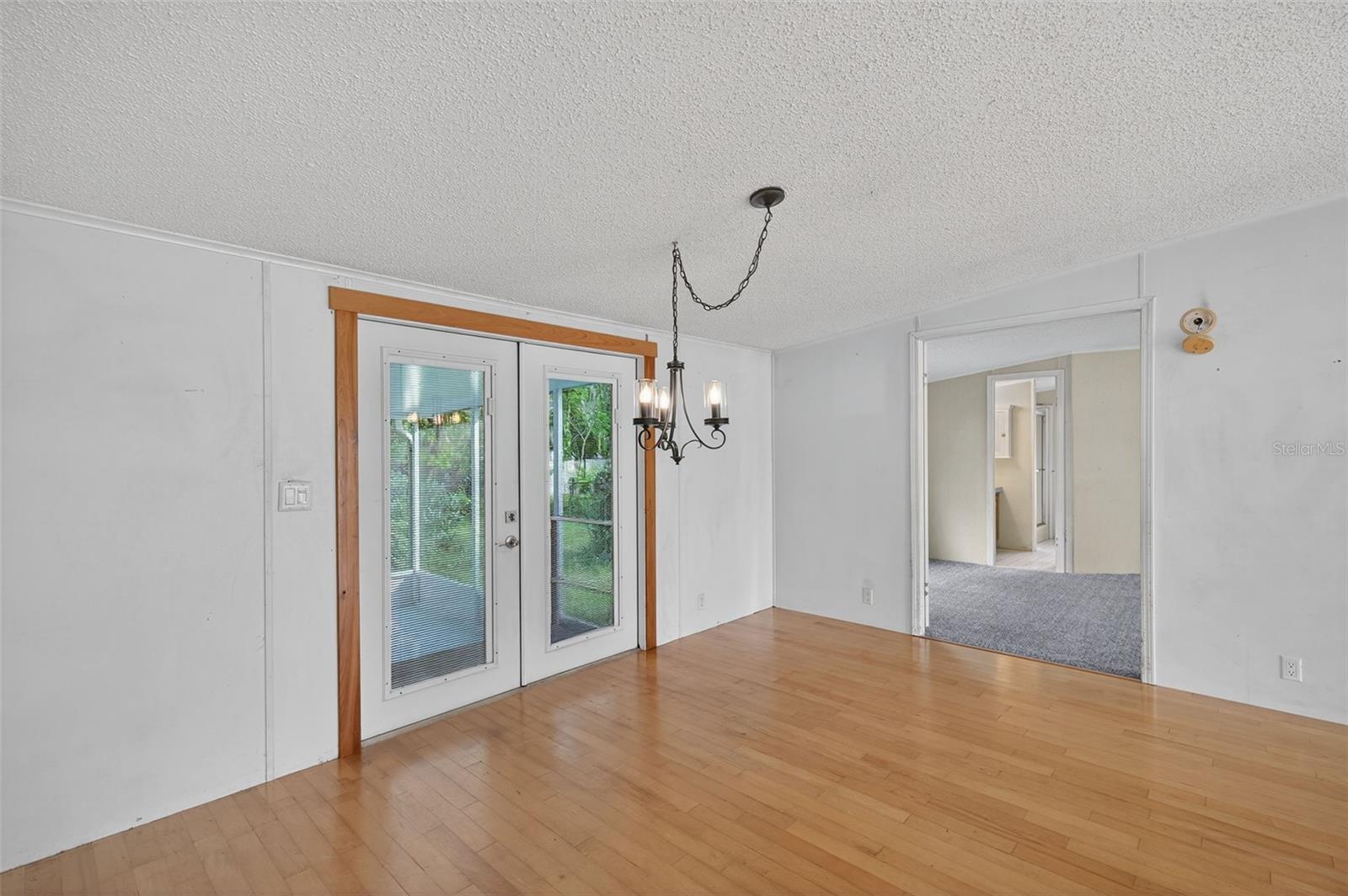 Image 11 of 51 For 14602 Mayer Avenue