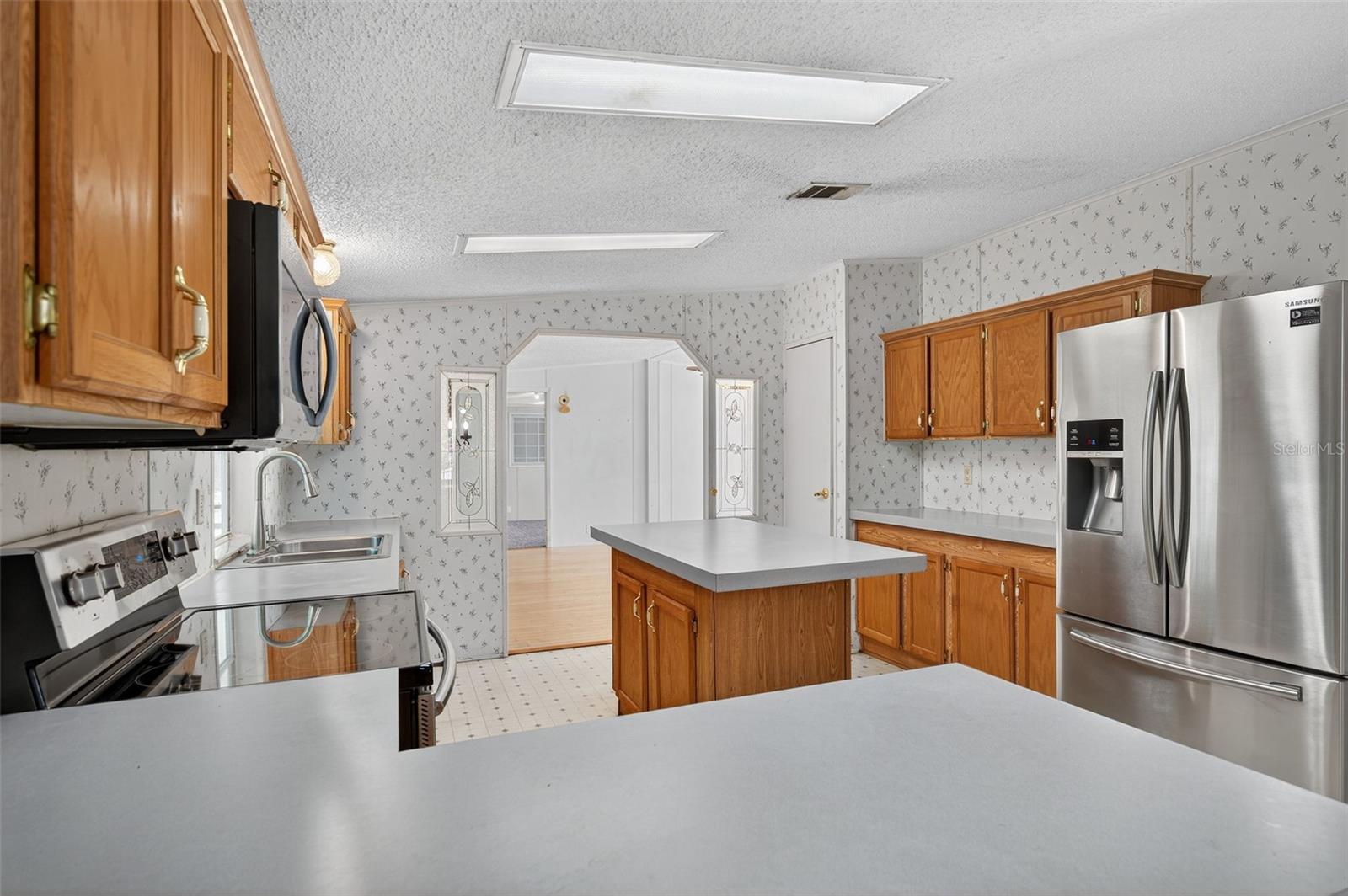 Image 15 of 51 For 14602 Mayer Avenue
