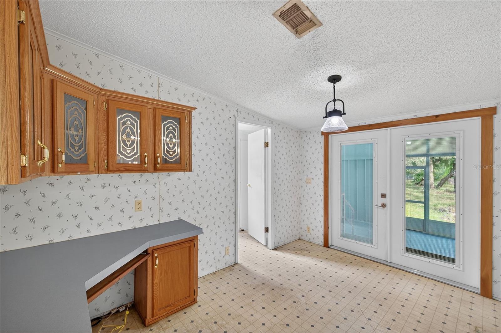 Image 17 of 51 For 14602 Mayer Avenue