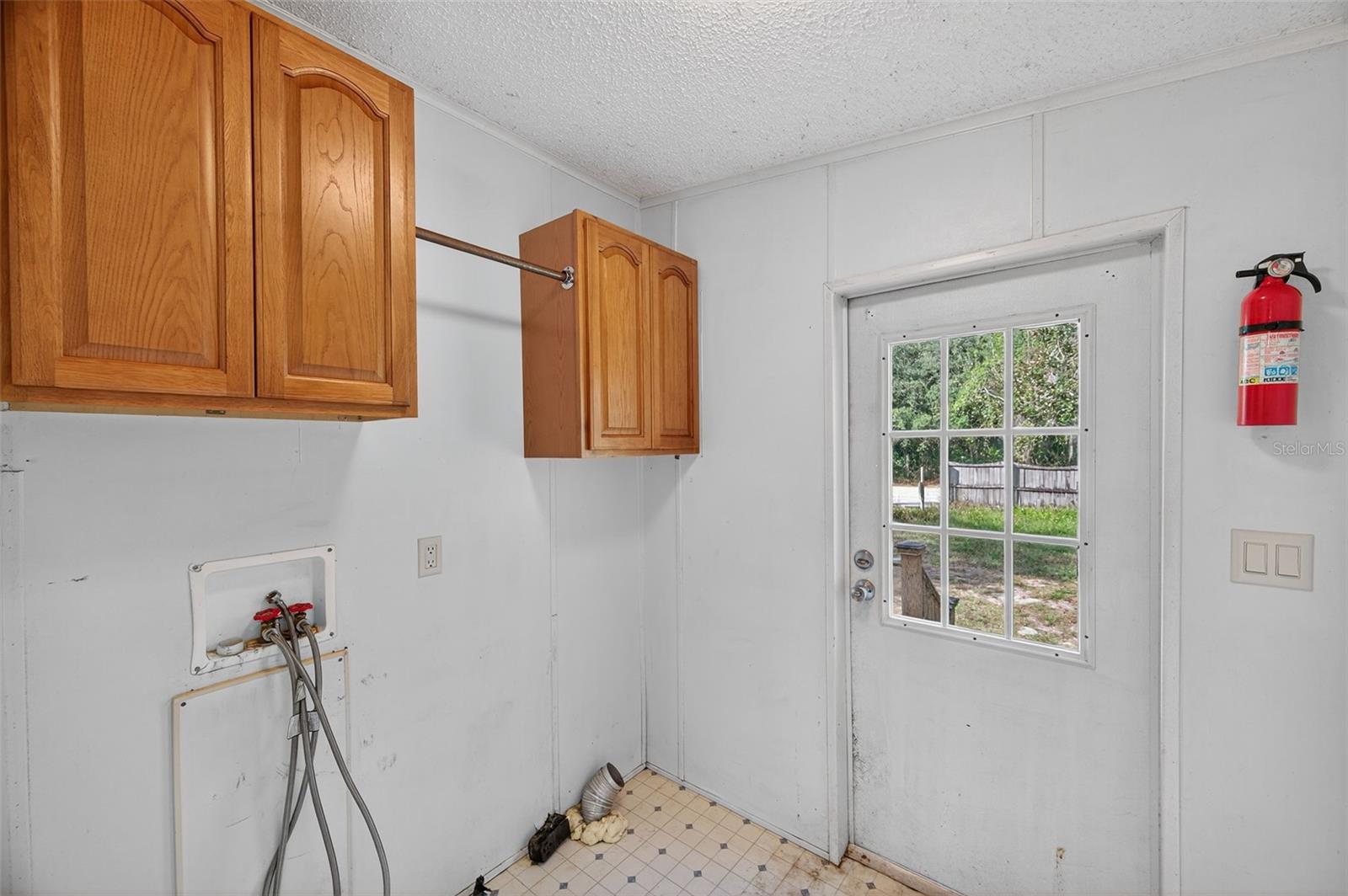 Image 19 of 51 For 14602 Mayer Avenue