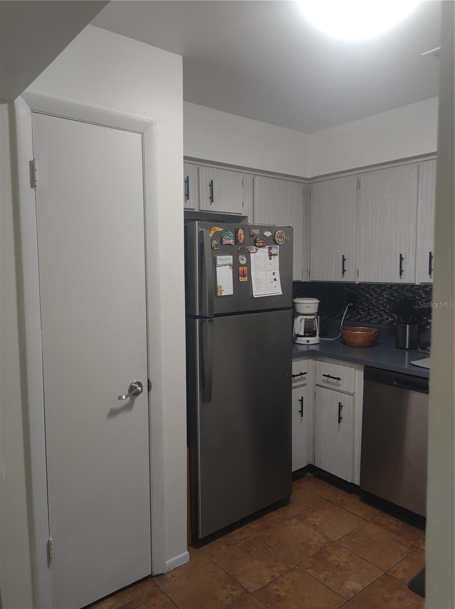 Image 10 of 22 For 7210 Manhattan Avenue 1122