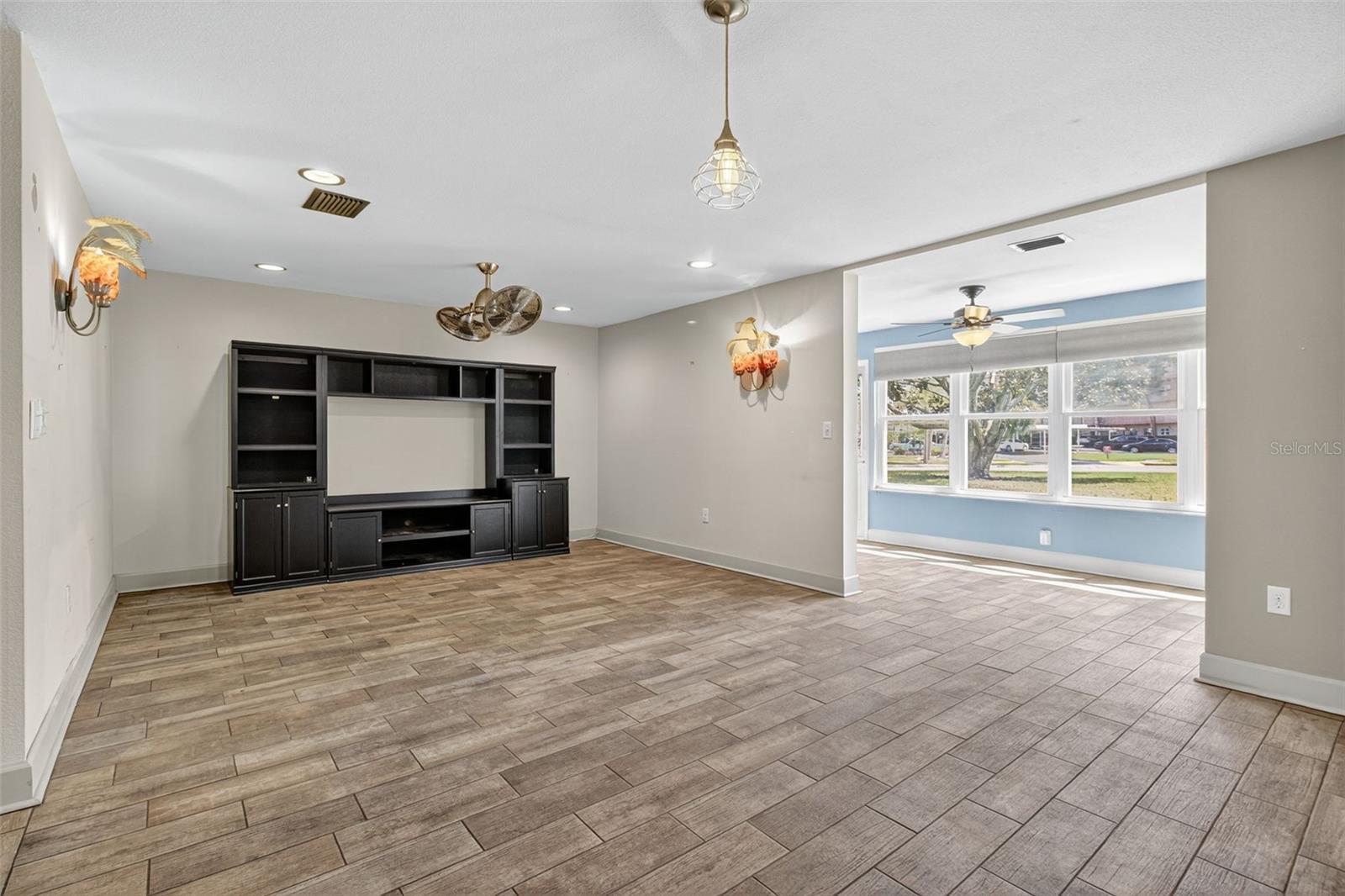 Image 15 of 35 For 5530 80th Street N B106