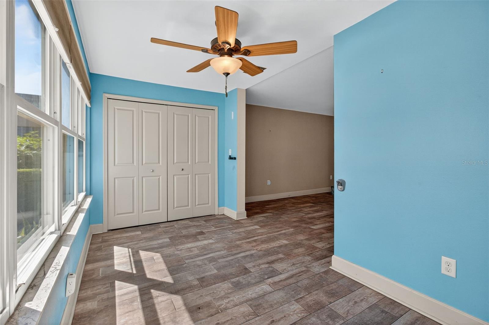 Image 16 of 35 For 5530 80th Street N B106