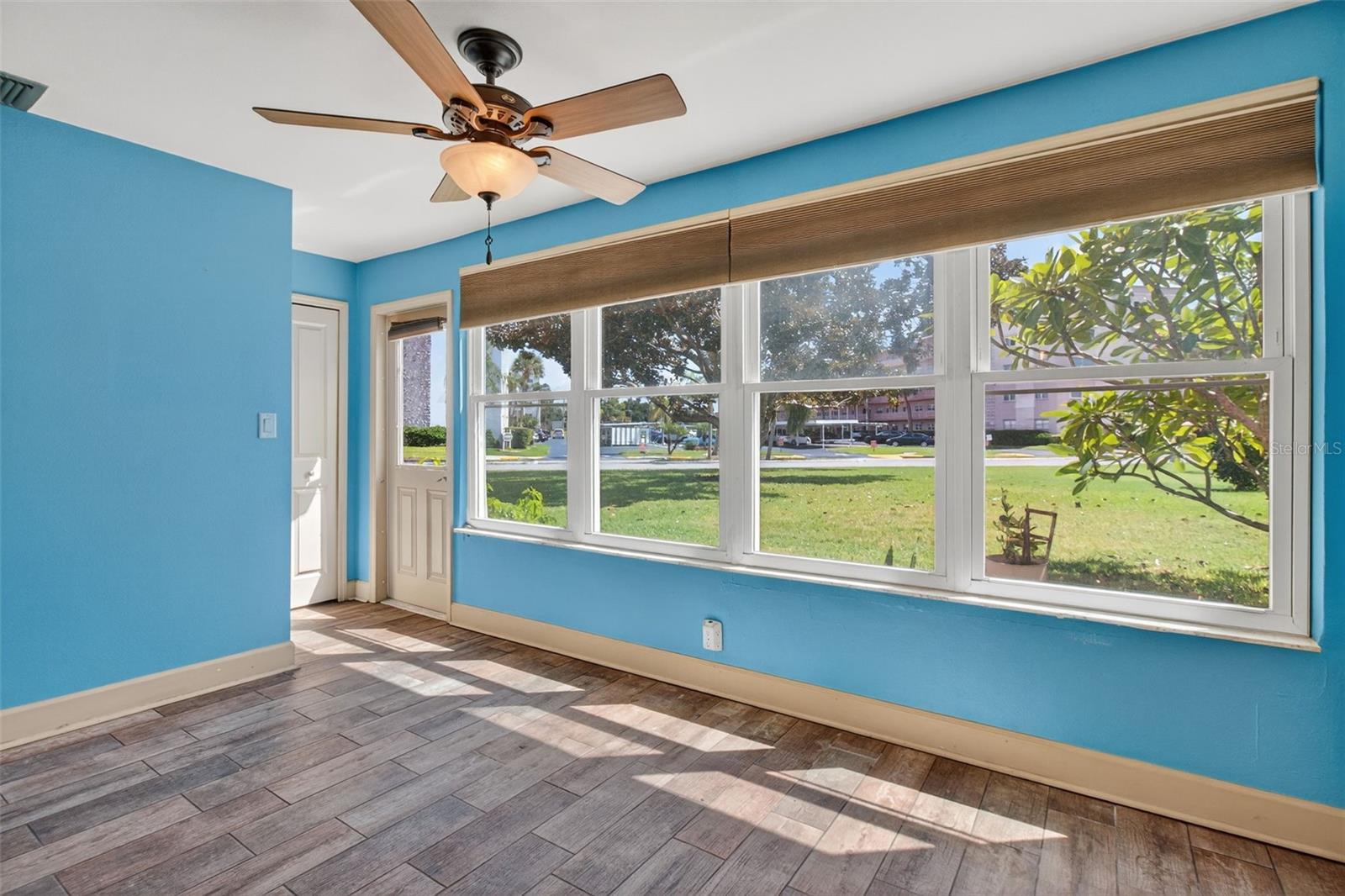 Image 18 of 35 For 5530 80th Street N B106