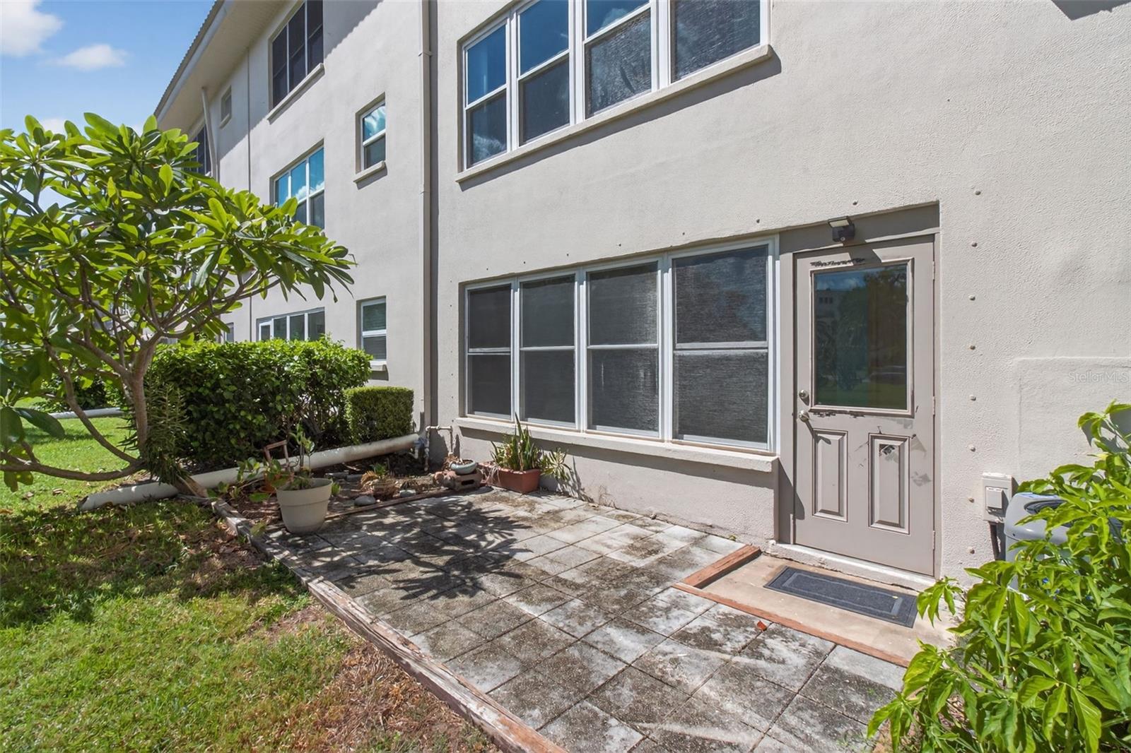 Image 19 of 35 For 5530 80th Street N B106