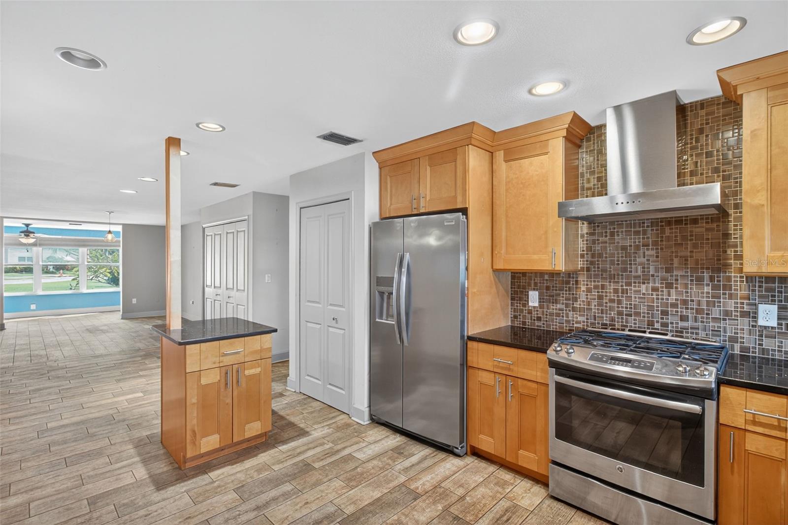 Image 2 of 35 For 5530 80th Street N B106