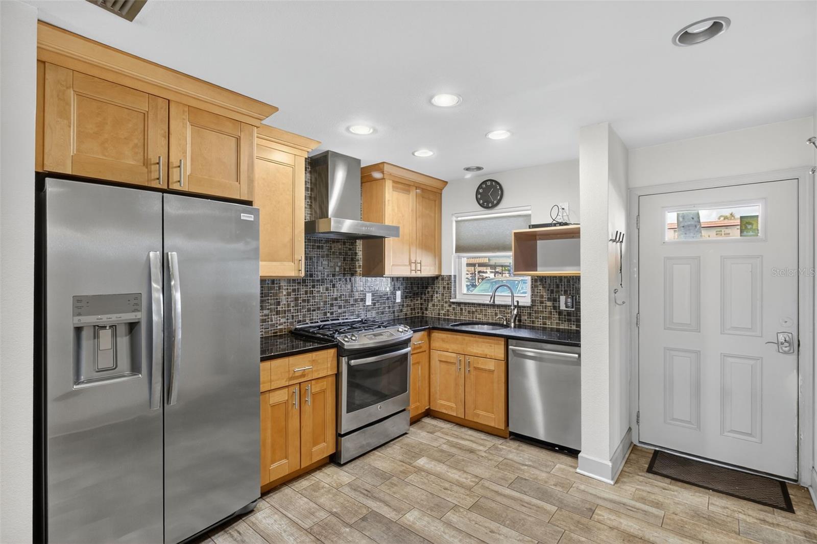 Image 3 of 35 For 5530 80th Street N B106