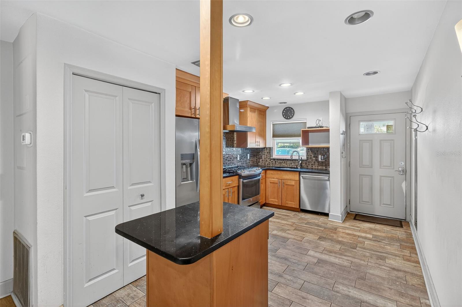 Image 6 of 35 For 5530 80th Street N B106