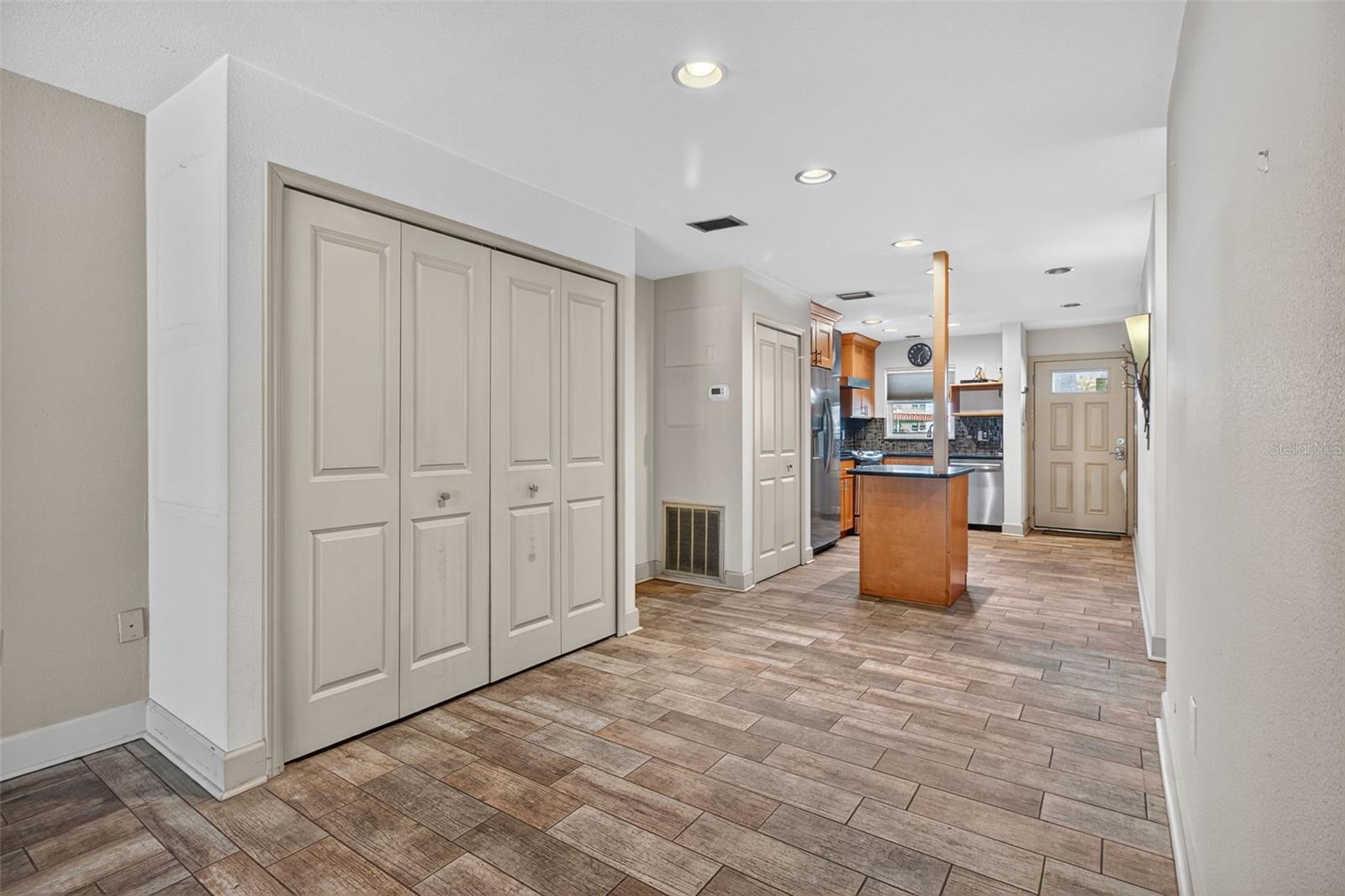 Image 7 of 35 For 5530 80th Street N B106