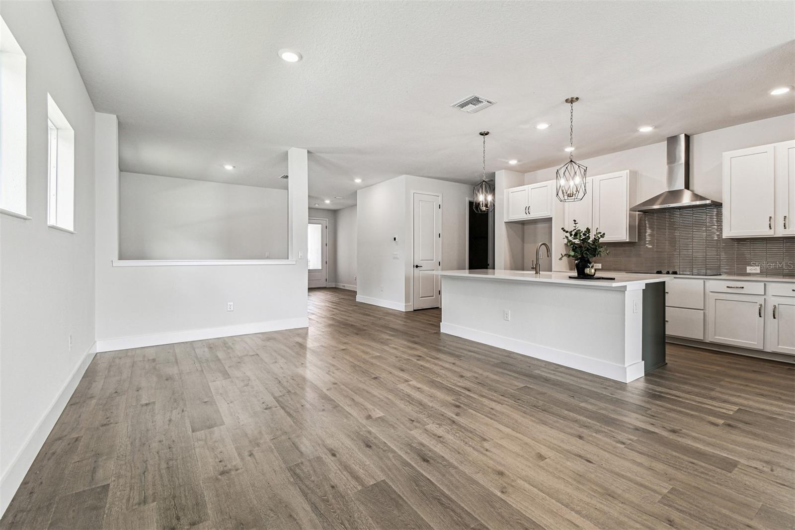 Listing photo id 12 for 11309 Hardwood Hammock Lane