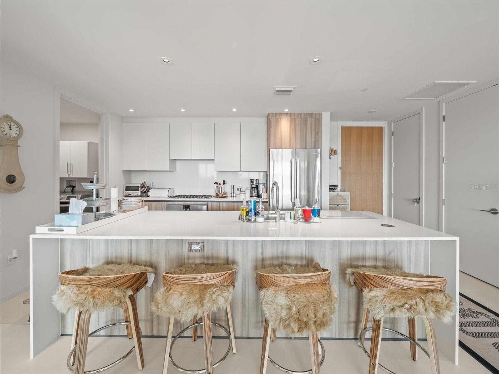 Image 20 of 93 For 1020 Sunset Point Road 511