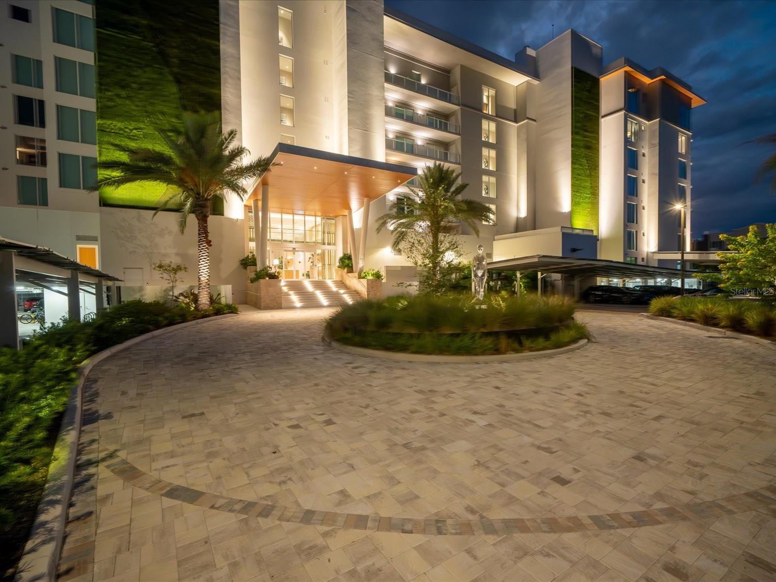 Image 26 of 93 For 1020 Sunset Point Road 511