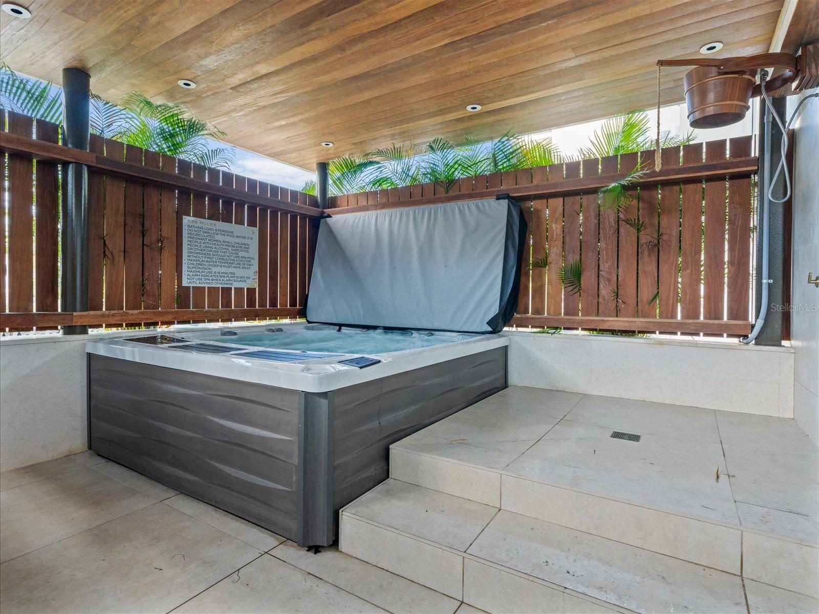 Image 39 of 93 For 1020 Sunset Point Road 511