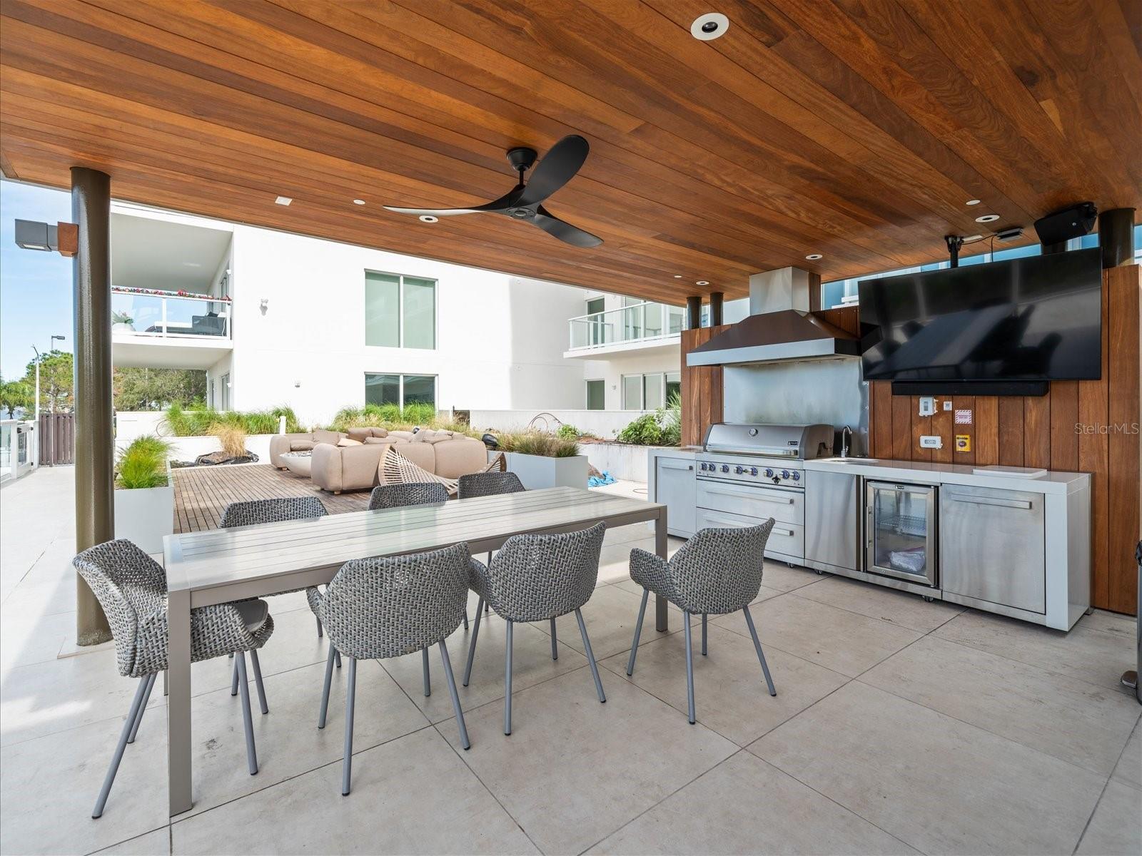 Image 57 of 93 For 1020 Sunset Point Road 511