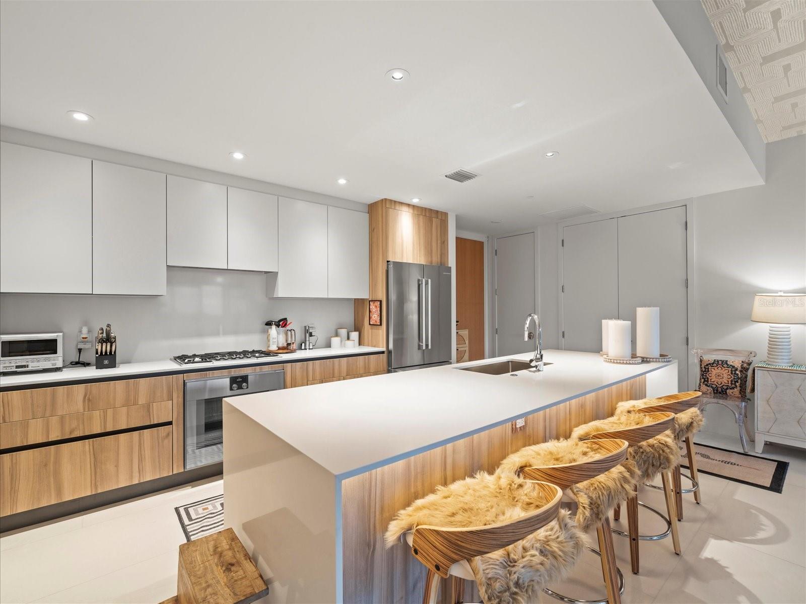 Image 59 of 93 For 1020 Sunset Point Road 511