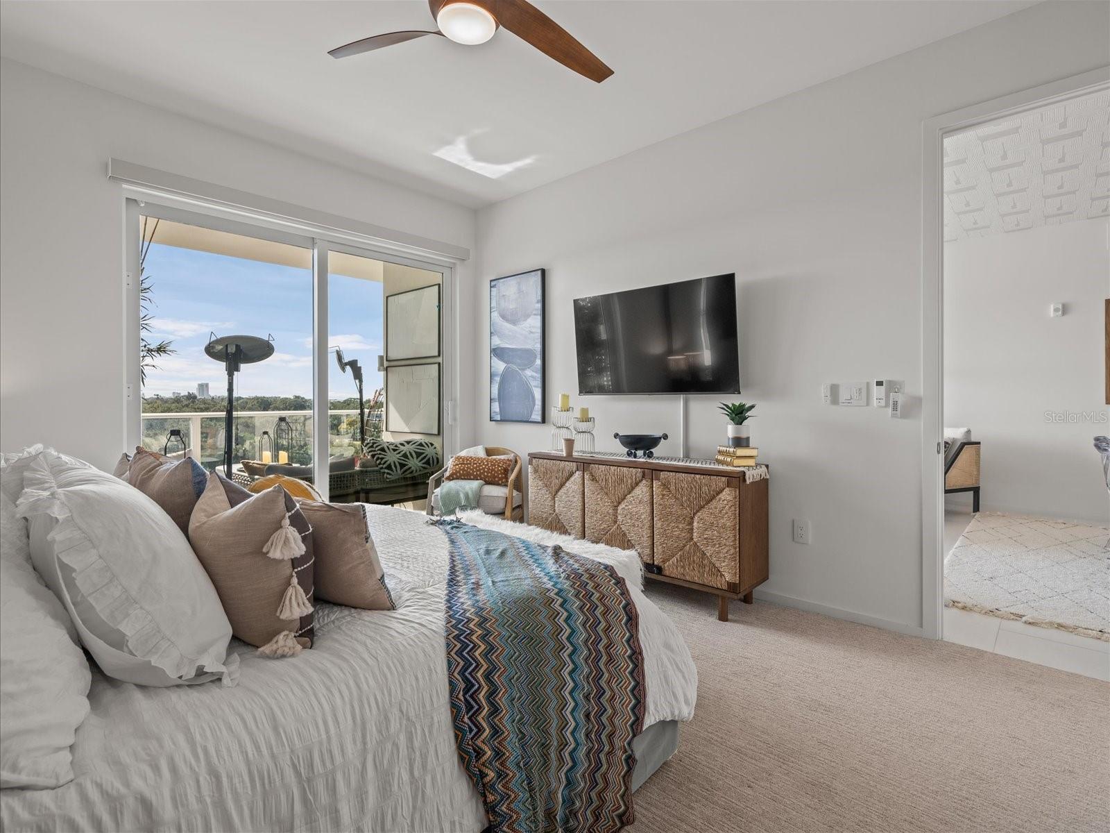 Image 86 of 93 For 1020 Sunset Point Road 511