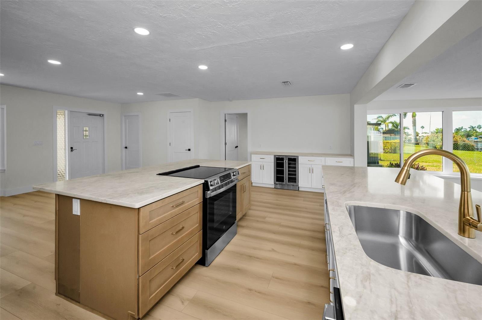 Image 10 of 35 For 790 116th Avenue