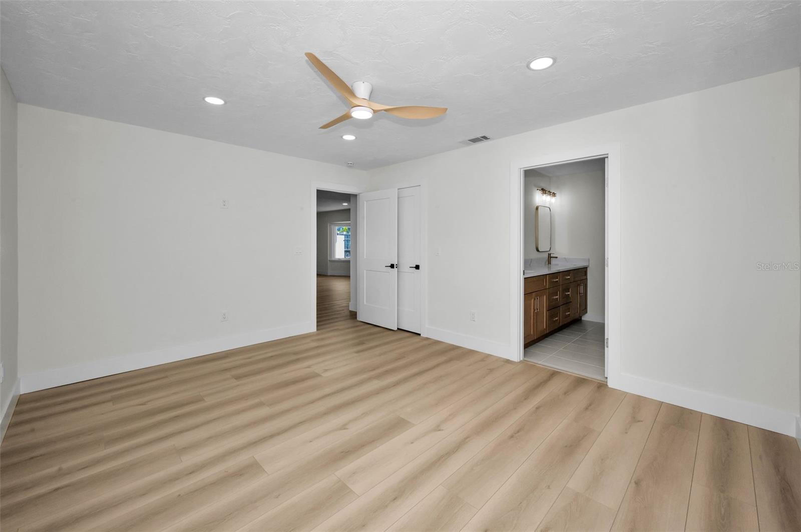 Image 18 of 35 For 790 116th Avenue