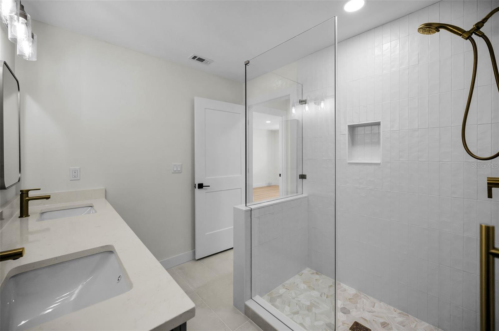 Image 24 of 35 For 790 116th Avenue