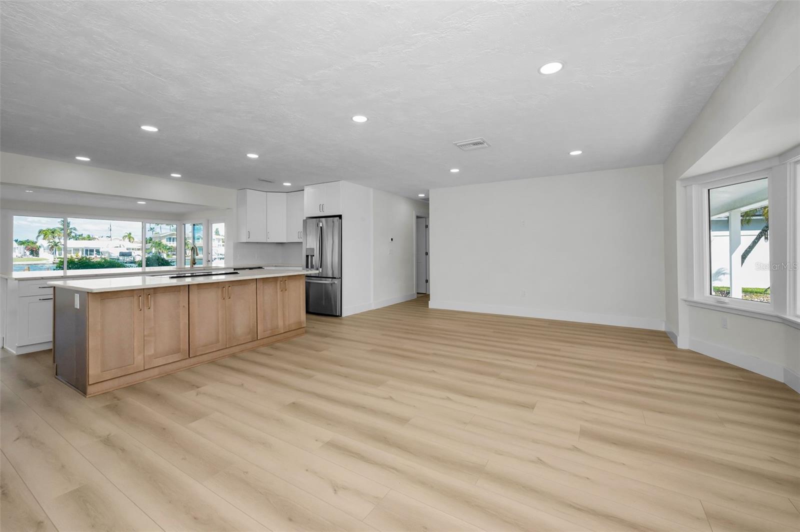 Image 4 of 35 For 790 116th Avenue