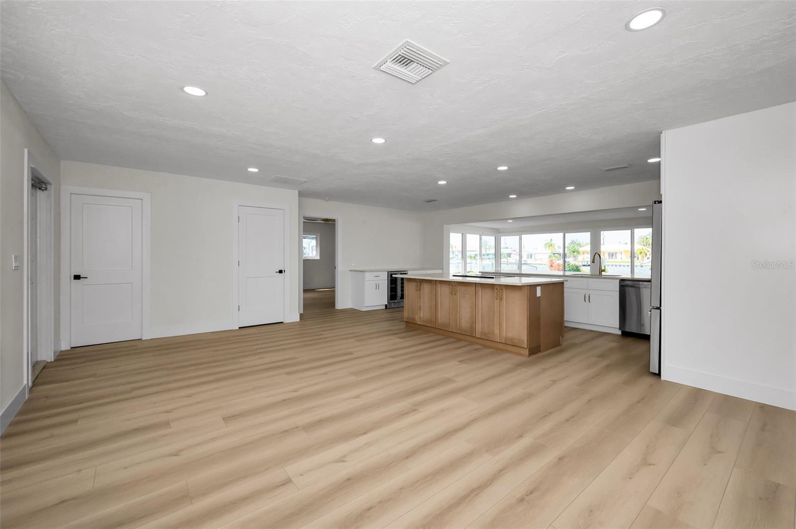 Image 5 of 35 For 790 116th Avenue