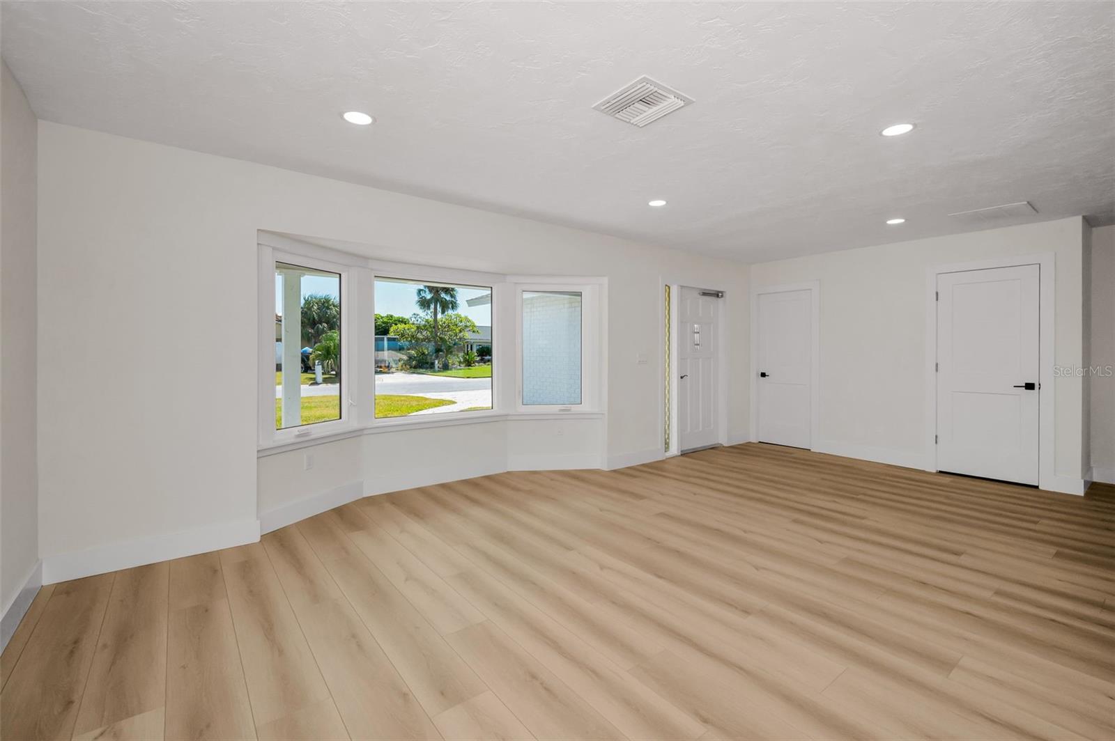 Image 6 of 35 For 790 116th Avenue