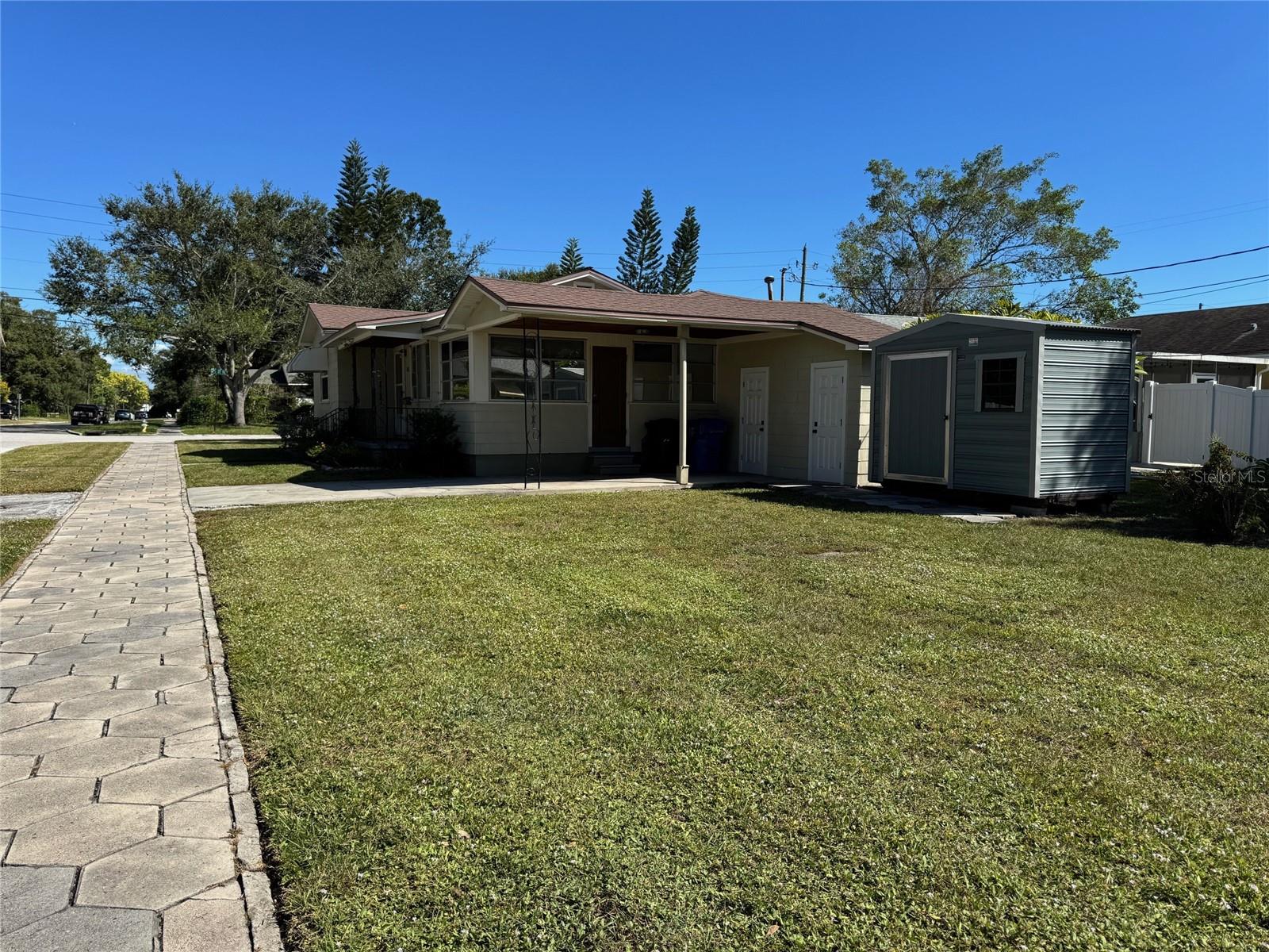 Image 17 of 27 For 2500 14th Avenue N