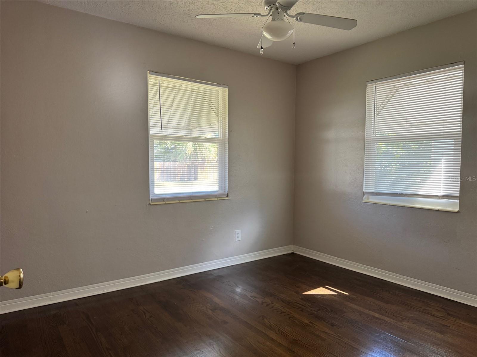 Image 21 of 27 For 2500 14th Avenue N