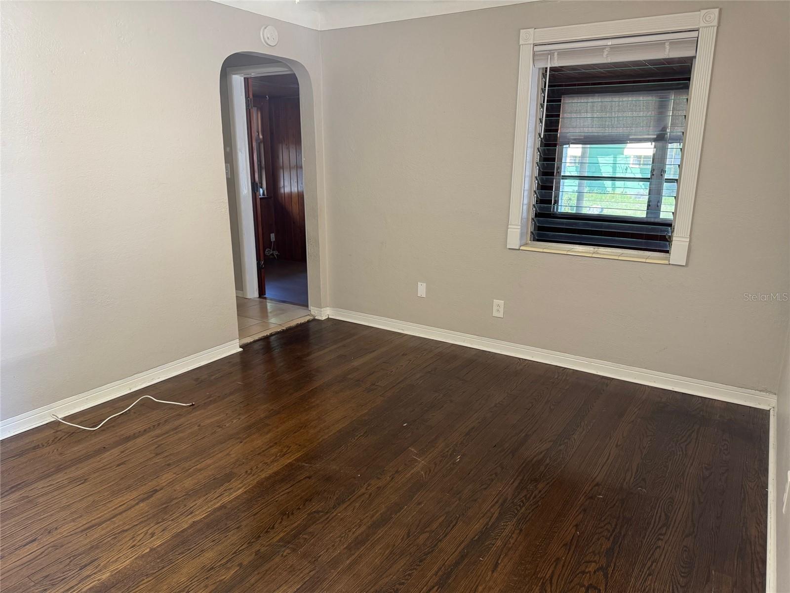 Image 3 of 27 For 2500 14th Avenue N