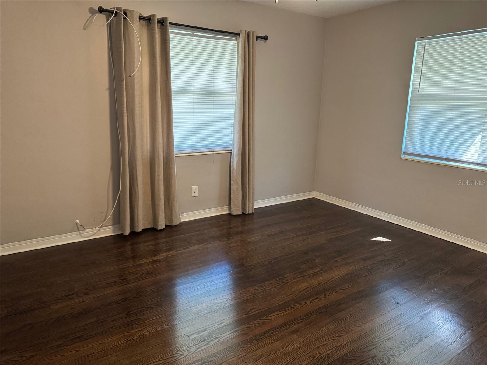 Image 4 of 27 For 2500 14th Avenue N