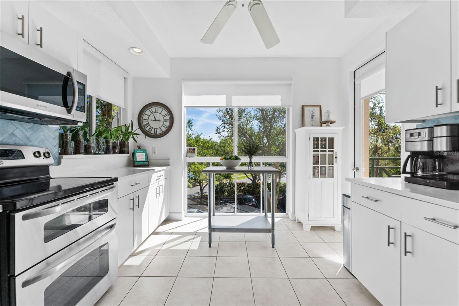 Image 10 of 28 For 4750 Dolphin Cay Lane S 209