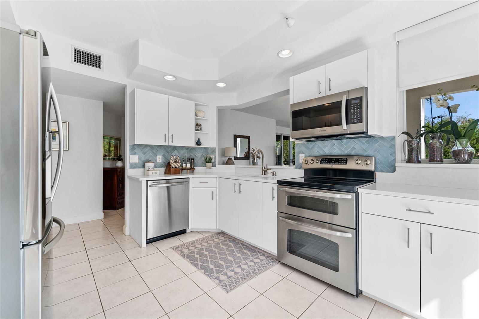 Image 11 of 28 For 4750 Dolphin Cay Lane S 209