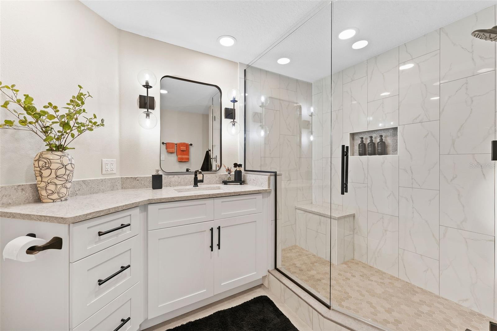Image 23 of 28 For 4750 Dolphin Cay Lane S 209