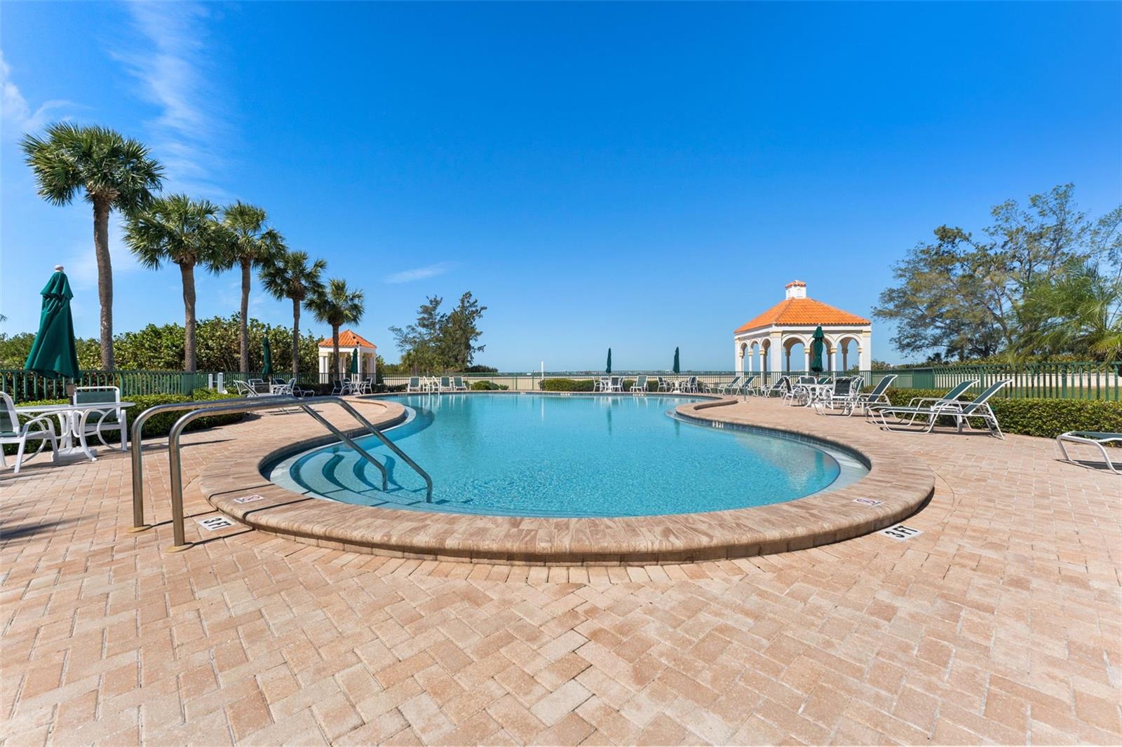 Image 24 of 28 For 4750 Dolphin Cay Lane S 209