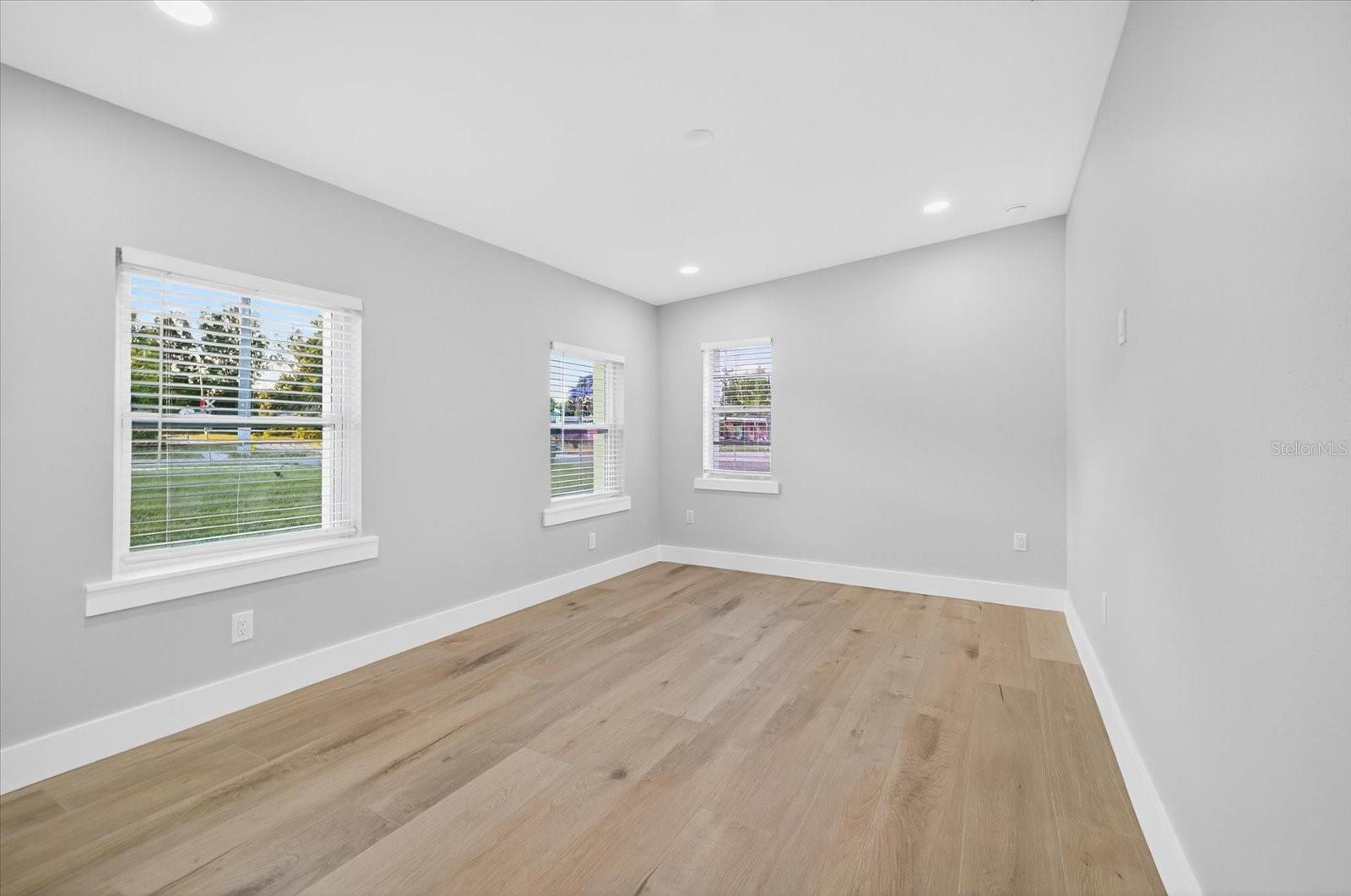 Image 12 of 43 For 4308 Iowa Avenue