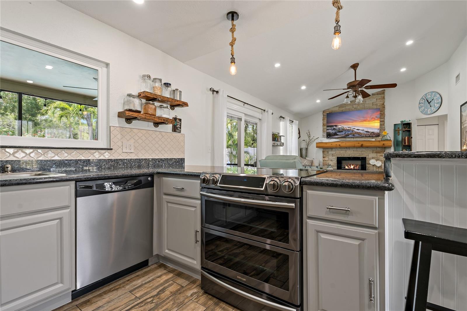 Image 14 of 55 For 808 Rustic Oaks Drive