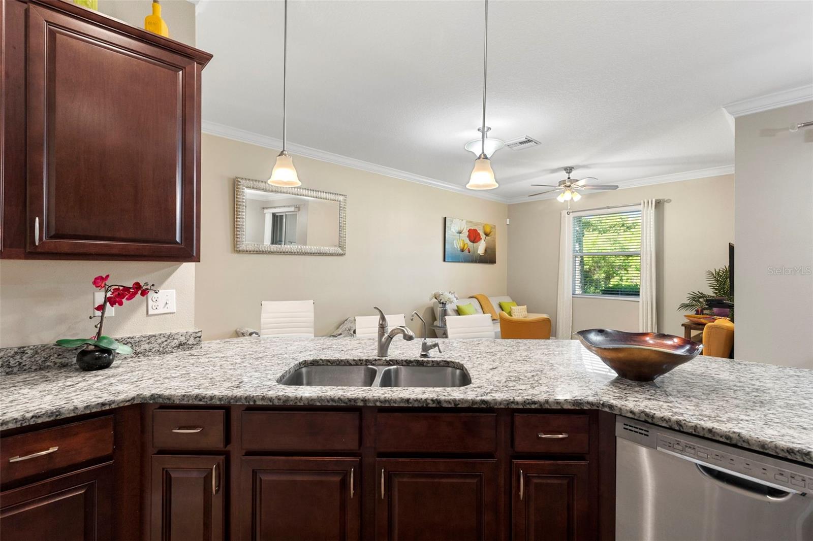 Image 18 of 85 For 3755 Silverlake Way