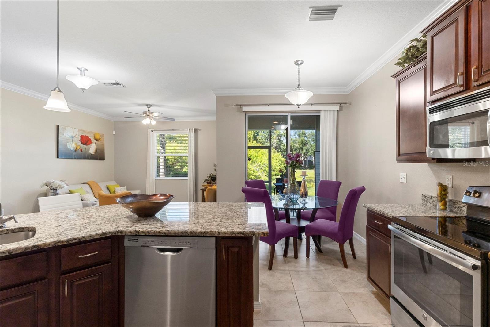 Image 19 of 85 For 3755 Silverlake Way