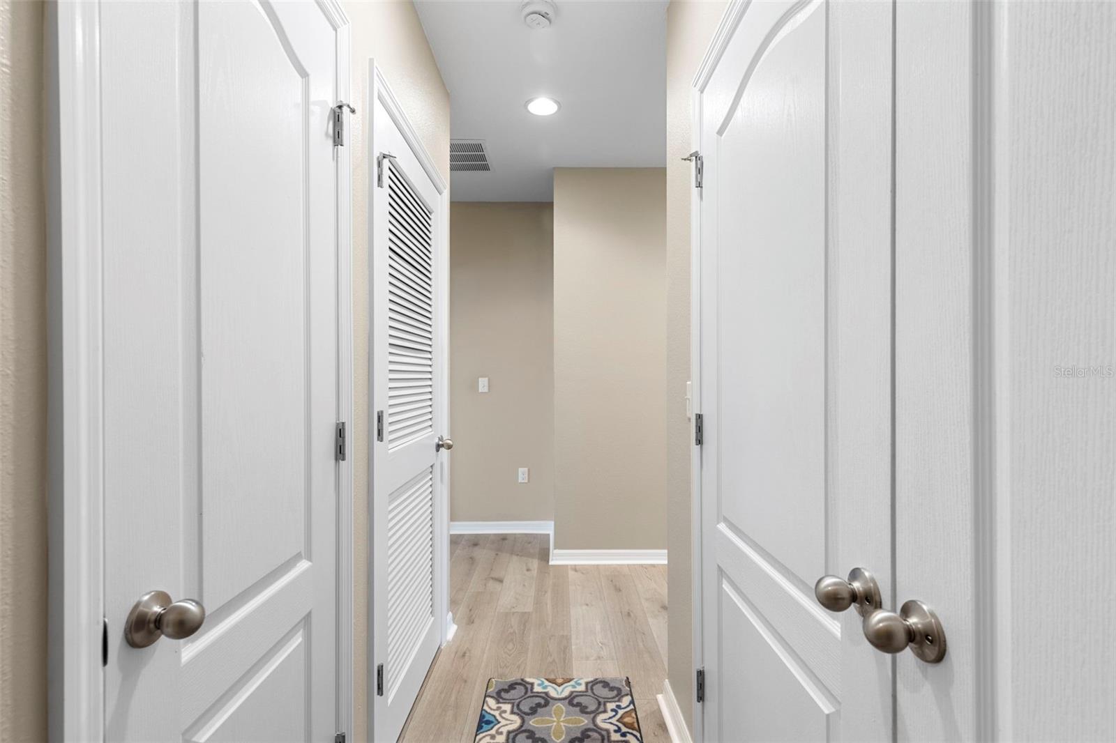 Image 23 of 85 For 3755 Silverlake Way