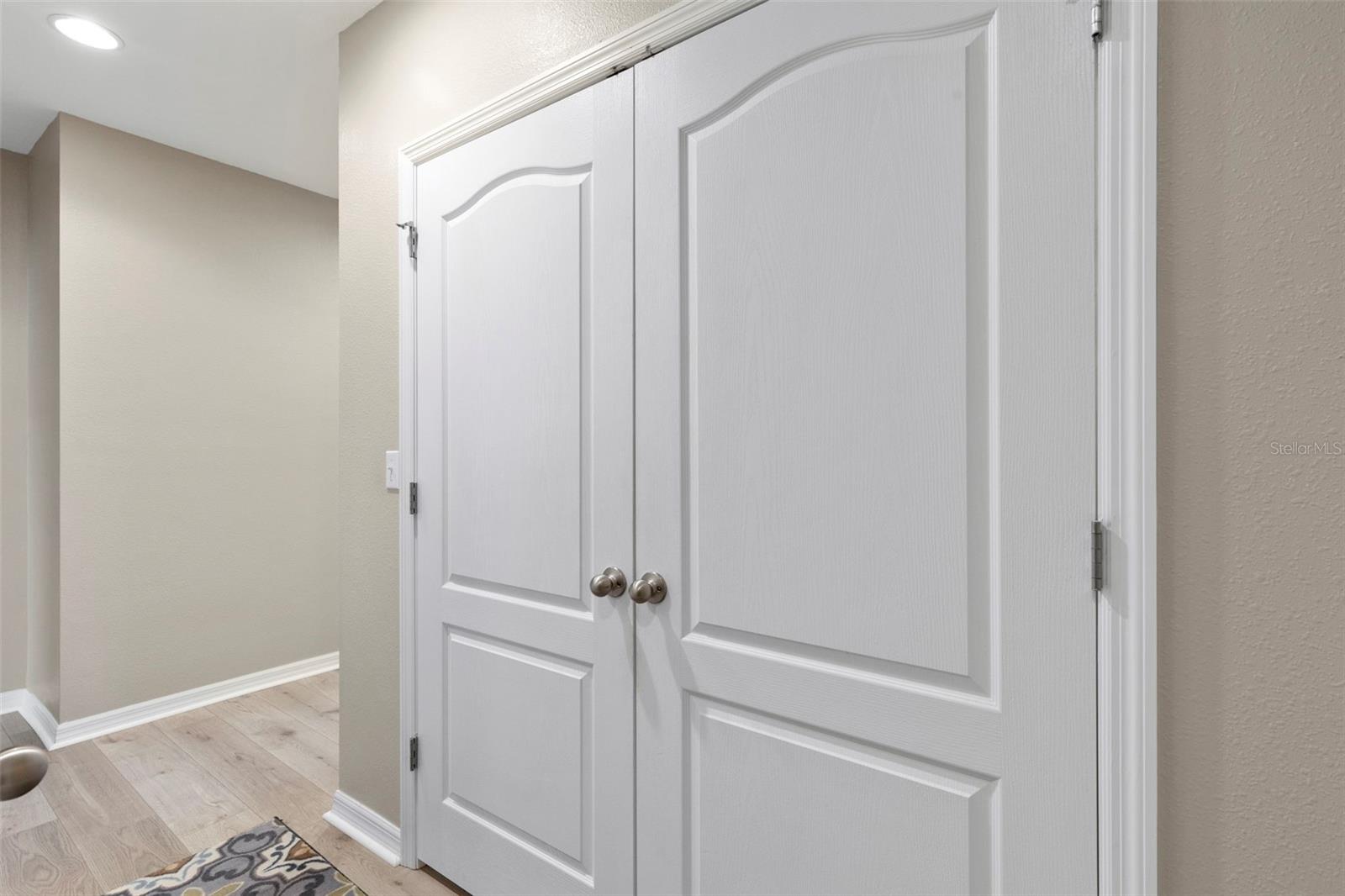 Image 24 of 85 For 3755 Silverlake Way