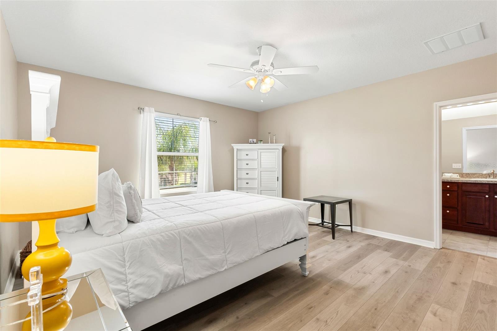 Image 36 of 85 For 3755 Silverlake Way